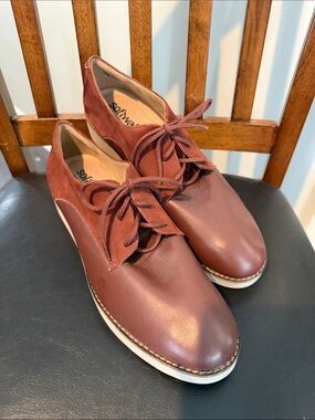 NWOB Willis SoftWalk Lace Up Shoes